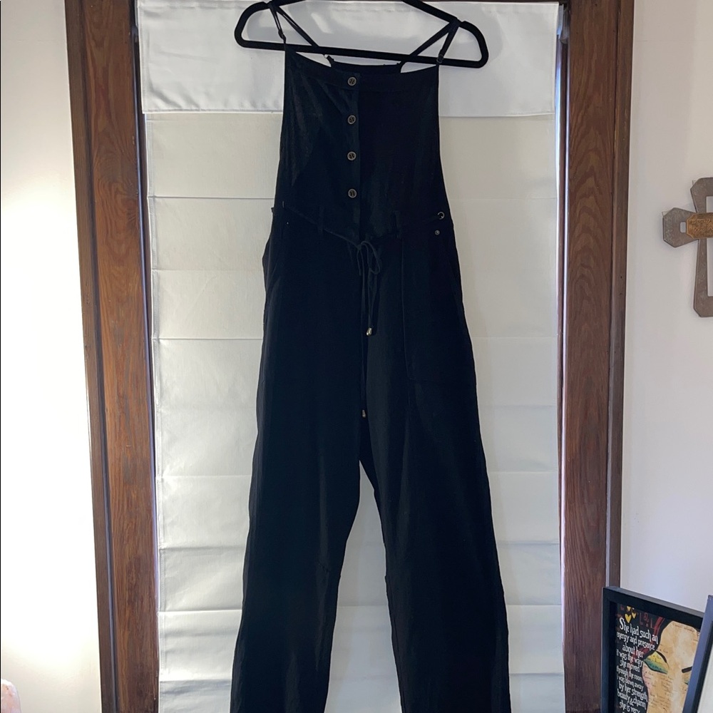 Lulu's casual Black Jumpsuit check measurements for Size . Tag taken off